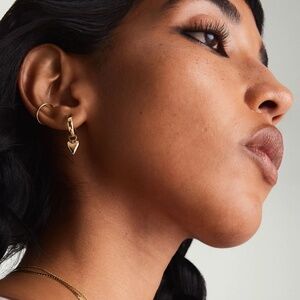 Mejuri 14k Yellow Gold Huggie Hoops + Heart Charms